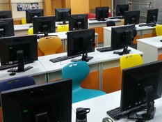 Hands-on computer lab at I-WORLD
